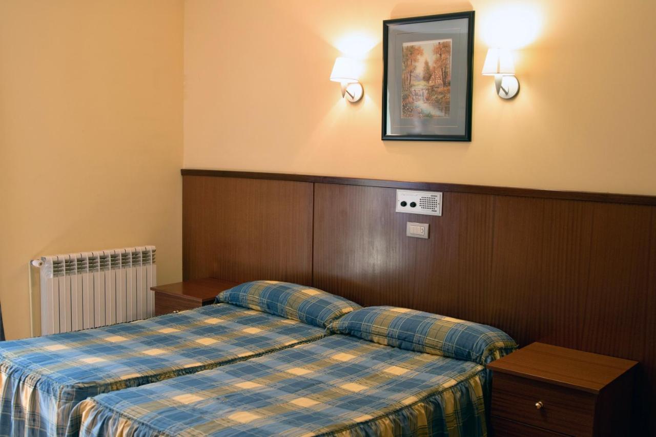 Pensio La Creu Hotel Esterri d'Àneu Kültér fotó