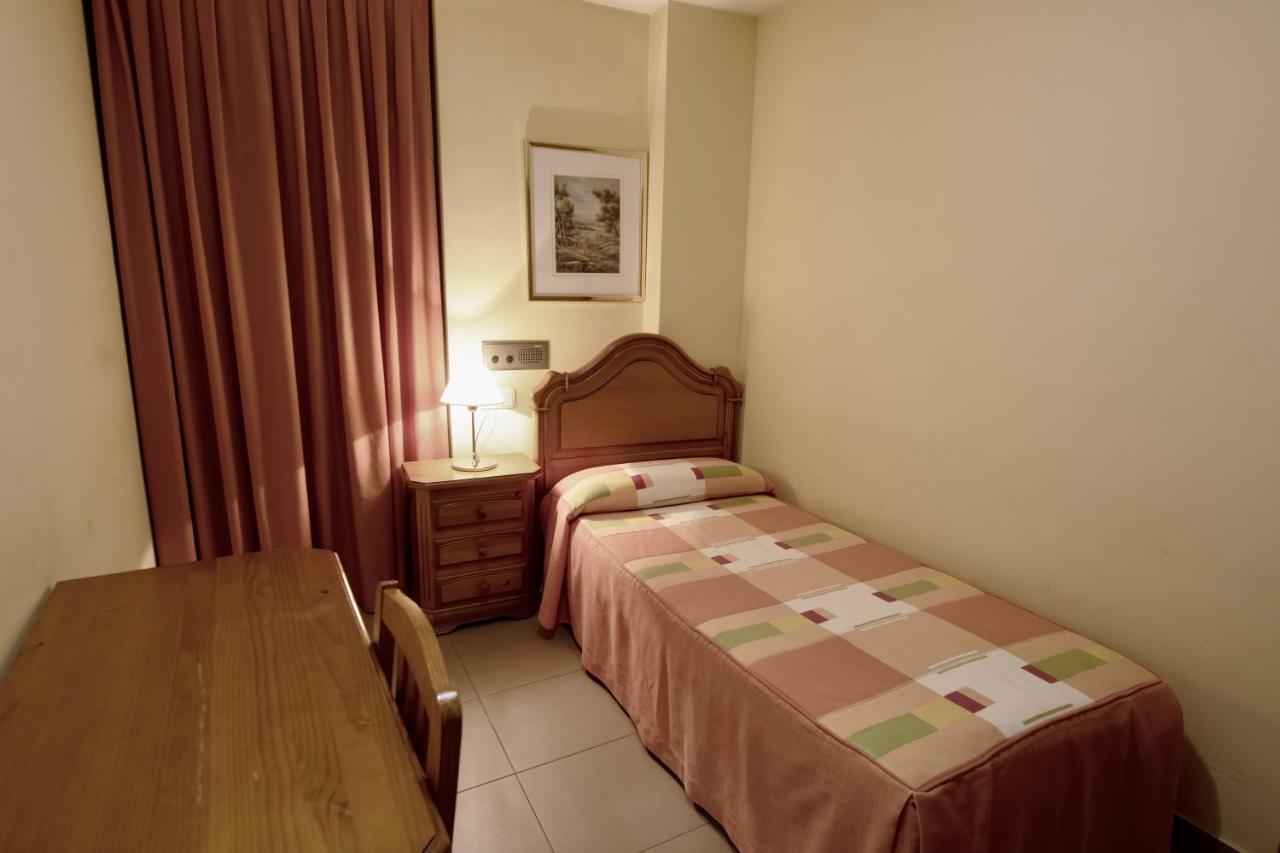Pensio La Creu Hotel Esterri d'Àneu Kültér fotó