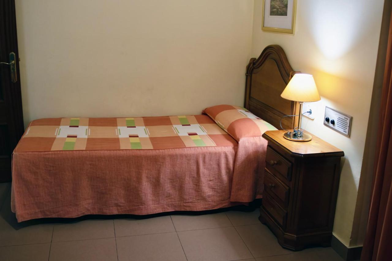 Pensio La Creu Hotel Esterri d'Àneu Kültér fotó