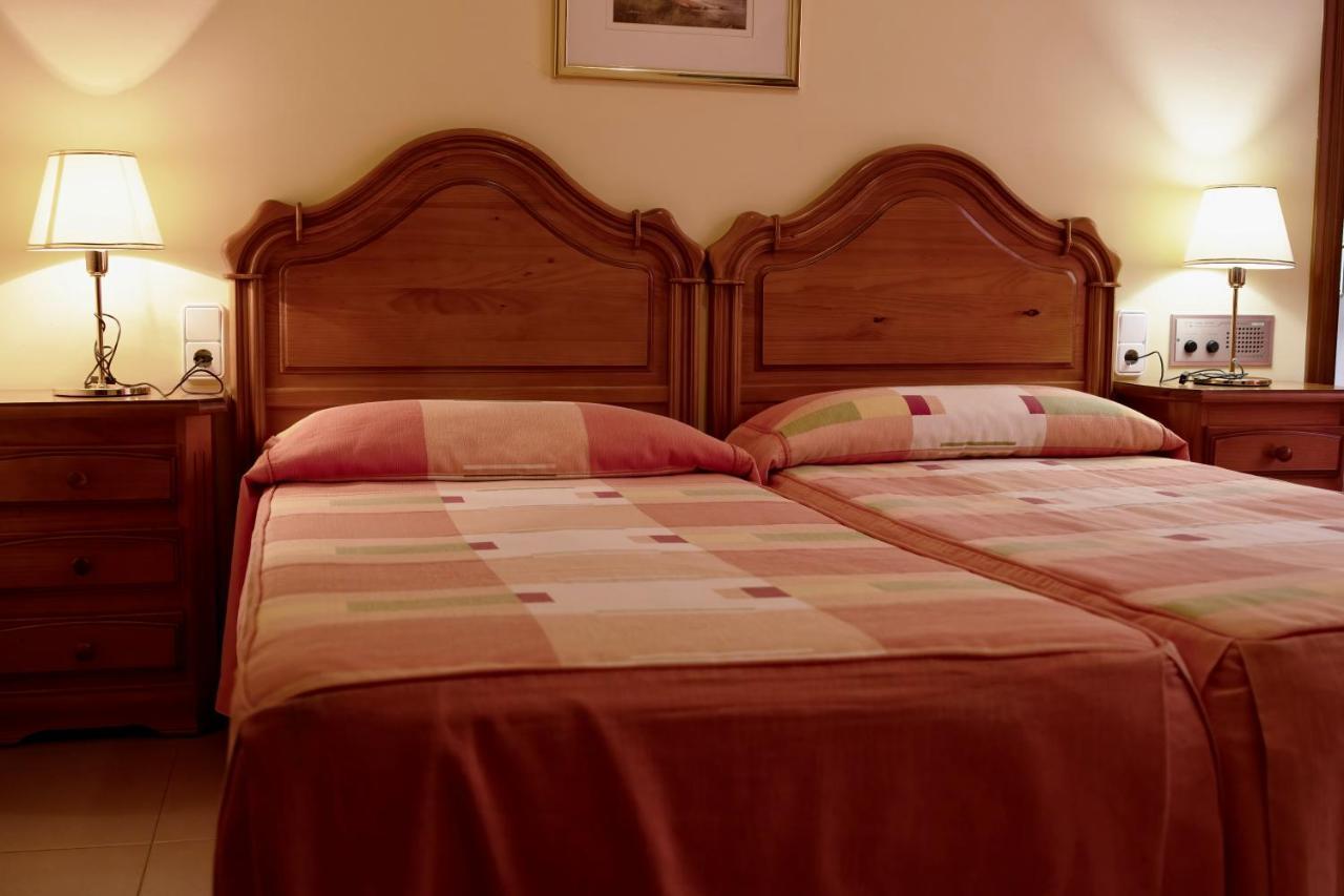 Pensio La Creu Hotel Esterri d'Àneu Kültér fotó