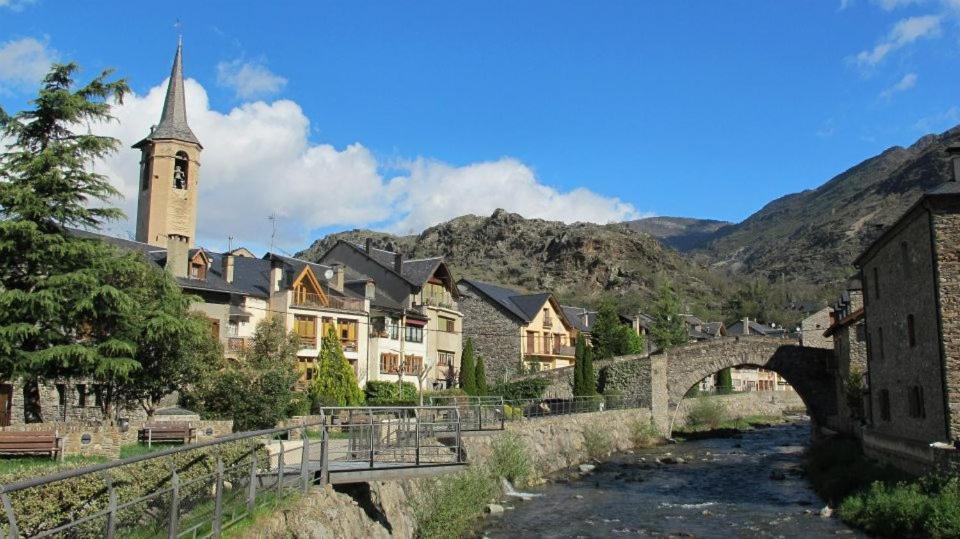 Pensio La Creu Hotel Esterri d'Àneu Kültér fotó